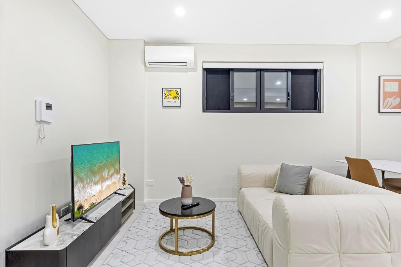 Urban Oasis In Heart Of Homebush 시드니 외부 사진
