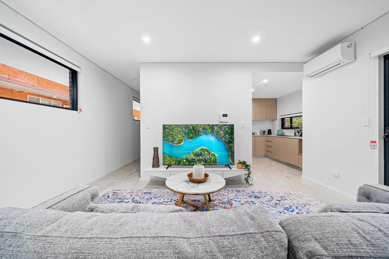 Urban Oasis In Heart Of Homebush 시드니 외부 사진